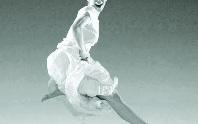 Benecorps danseuse, choregraphie par Tunde Pasdach
